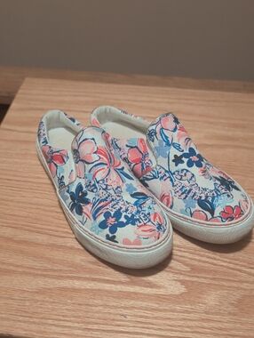 Lilly Pulitzer Floral Slip-On Sneakers in Blue & Pink Size 6